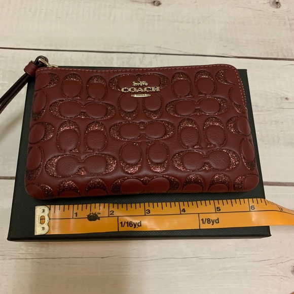 COACH NWT Wristlet With a Gift Box - Picture 3 of 4